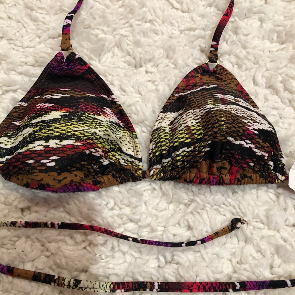 Split triangle bikini top size small multicolor NWT